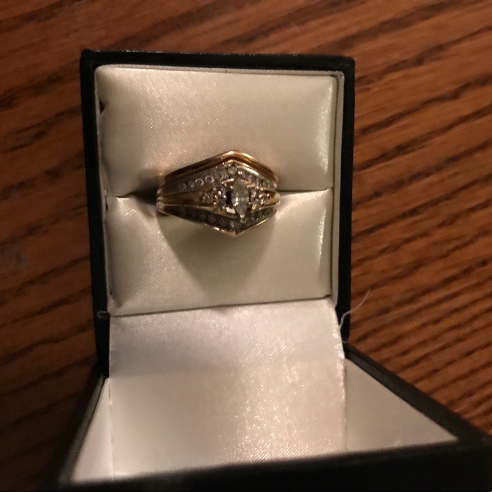 1 carat TDW woman’s engagement/wedding ring size 6
